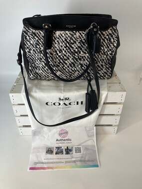 COACH 25811 BLACK, WHITE PRINT CANVAS, LEATHER SHOULDER BAG